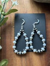Load image into Gallery viewer, Sterling Silver Freshwater Pearl Pearls Bead Loop Hoop Earrings