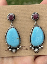 Load image into Gallery viewer, Navajo Sterling Silver Turquoise Purple Spiny Oyster Earrings LY