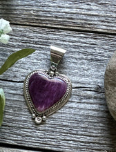 Load image into Gallery viewer, Native American Sterling Silver Purple Spiny Oyster Heart Pendant C Charley