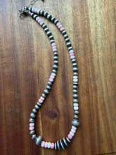 Load image into Gallery viewer, Sterling silver pink conch bead necklace 18 inch