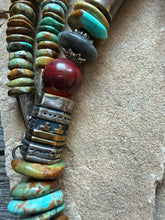 Load image into Gallery viewer, Vtg authentic T and R Singer necklace turquoise graduated