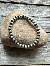 Load image into Gallery viewer, 6mm 7 Inch Stretch Sterling Silver Oxidized Pearls Bead Bracelet Southwestern