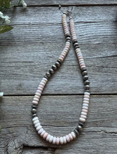 Load image into Gallery viewer, Southwestern Sterling Silver Pink Conch Bead Necklace. 18 Inch