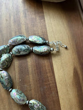 Load image into Gallery viewer, Sterling Silver Black Abalone Shell Flat Saucer Bead Necklace. 24 inch