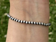 Load image into Gallery viewer, 4mm 7 Inch Stretch Sterling Silver Oxidized Pearls Bead Bracelet Southwestern
