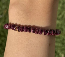 Load image into Gallery viewer, Purple Spiny Oyster Shell 7 Inch Stretch Bead Bracelet Gift
