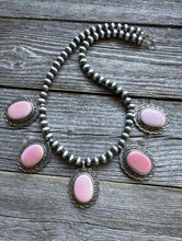 Load image into Gallery viewer, Sunshine Reeves 925 Sterling Silver Pink Conch Pearls Necklace Handmade Navajo