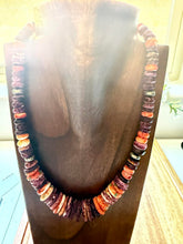 Load image into Gallery viewer, graduated purple/orange spiny oyster bead necklace