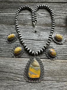 Sunshine Reeves 925 Sterling Silver Bumblebee Jasper Pearls Necklace Navajo