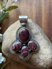 Load image into Gallery viewer, Native American Navajo Sterling Silver Purple Spiny Oyster Pendant Etta Enditto