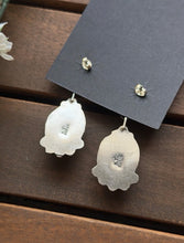 Load image into Gallery viewer, Navajo 925 Sterling Silver Pink Conch Earrings KY Southwestern