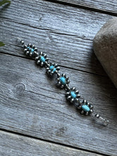 Load image into Gallery viewer, Floral Sterling Silver Turquoise Pearls Bead Bracelet. 6 Inch