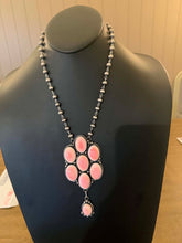Load image into Gallery viewer, Navajo sterling silver pink conch cluster pendant necklace