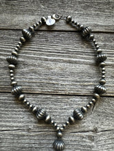 Load image into Gallery viewer, Sterling Silver Pearls W Corrugated Bead Necklace. 22 Inch