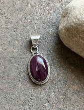 Load image into Gallery viewer, Native American Sterling Silver Purple Spiny Oyster Pendant. CS