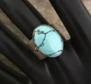 Vintage Old Pawn Sterling Silver Turquoise Ring. Size 7.5