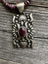 Load image into Gallery viewer, Navajo Sterling silver purple spiny oyster necklace pendant