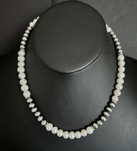 Load image into Gallery viewer, Sterling Silver Freshwater Pearls Bead Necklace. 18 inch