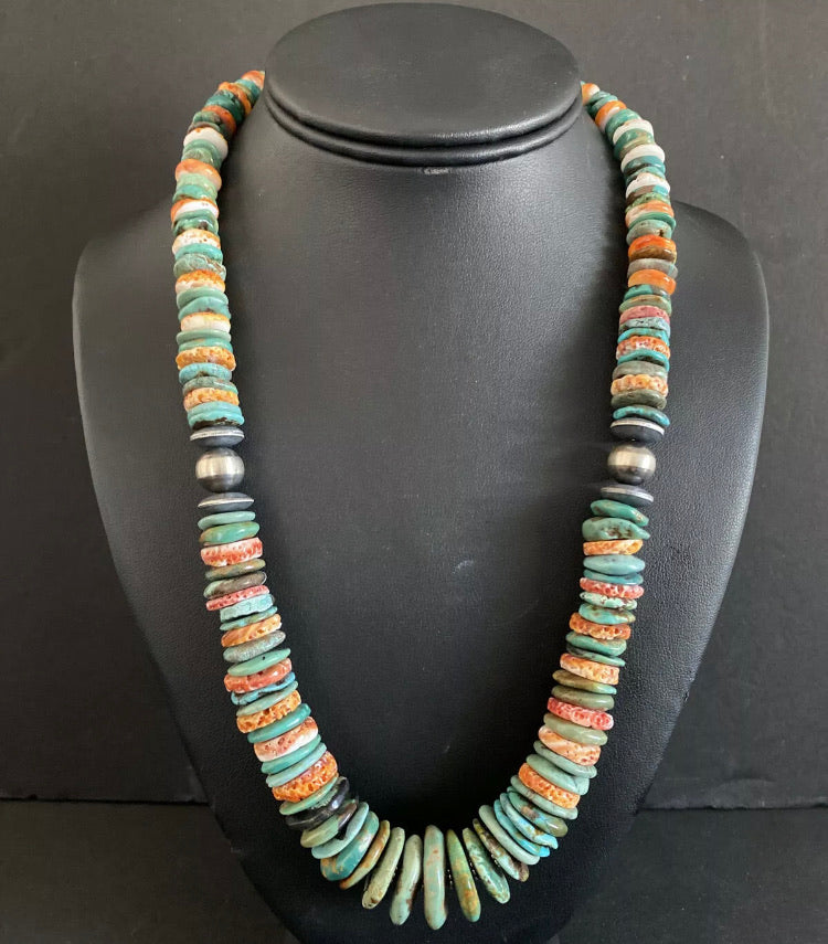 Sterling Silver Spiny Oyster W Green Turquoise Bead Necklace. 21.5 inch