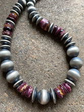 Load image into Gallery viewer, Sterling Silver Graduated Purple Spiny Oyster W Pearls Saucer Bead Necklace. 18”