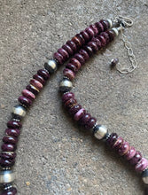 Load image into Gallery viewer, Sterling Silver Purple Spiny Oyster W Navajo Pearls Bead Necklace. 18 inch