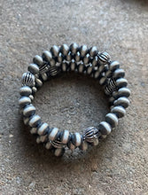 Load image into Gallery viewer, Sterling Silver Pearls Spiral Wrap Bead Bracelet. Free Size