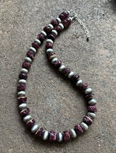 Load image into Gallery viewer, Sterling Silver Purple Spiny Oyster with Pearls Bead Necklace. 18 inch