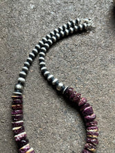 Load image into Gallery viewer, Sterling Silver Purple Spiny Oyster with Pearls Bead Necklace. 18 inch