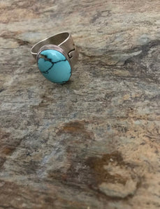 Vintage Old Pawn Sterling Silver Turquoise Ring. Size 7.5