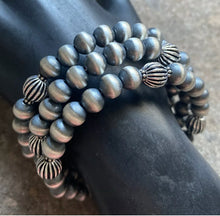 Load image into Gallery viewer, Sterling Silver Pearls Spiral Wrap Bead Bracelet. Free Size