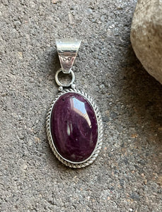 Native American Sterling Silver Purple Spiny Oyster Pendant. CS