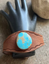 Load image into Gallery viewer, Navajo Sterling Silver Turquoise Leather Band Bracelet. OC