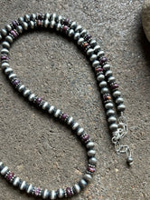 Load image into Gallery viewer, Sterling Silver Purple Spiny Oyster W 6mm Pearls Bead Necklace. 24 inch