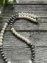 Load image into Gallery viewer, Sterling Silver Freshwater Pearls Bead Necklace. 18 inch