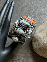 Load image into Gallery viewer, Navajo Sterling Silver Spiny Oyster White Buffalo Turquoise Cuff Bracelet. CY