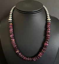 Load image into Gallery viewer, Sterling Silver Purple Spiny Oyster W Pearls Bead Necklace. 18 inch