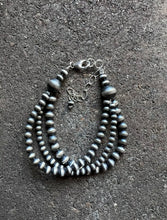 Load image into Gallery viewer, Sterling Silver 4mm 5mm 6mm Pearls Multi Strand Bead Bracelet. 7 inch