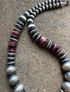 Sterling Silver Graduated Purple Spiny Oyster W Pearls Saucer Bead Necklace. 18”