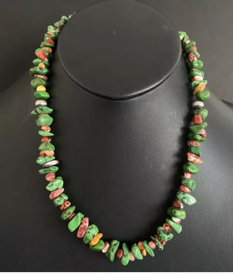 Sterling Silver Green Turquoise Spiny Oyster Bead Necklace. 20 inch