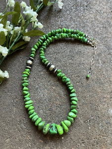 Sterling Silver Graduated Green Turquoise Bead Necklace. 18 inch