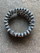 Load image into Gallery viewer, Sterling Silver Pearls Spiral Wrap Bead Bracelet. Free Size
