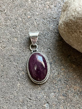 Load image into Gallery viewer, Native American Sterling Silver Purple Spiny Oyster Pendant. CS