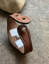 Load image into Gallery viewer, Navajo Sterling Silver Turquoise Leather Band Bracelet. OC