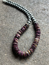 Load image into Gallery viewer, Sterling Silver Purple Spiny Oyster with Pearls Bead Necklace. 18 inch