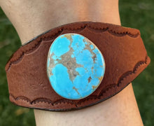 Load image into Gallery viewer, Navajo Sterling Silver Turquoise Leather Band Bracelet. OC