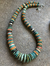 Load image into Gallery viewer, Sterling Silver Spiny Oyster W Green Turquoise Bead Necklace. 21.5 inch