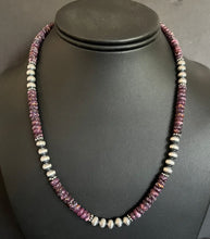 Load image into Gallery viewer, Sterling Silver Purple Spiny Oyster with Pearls Bead Necklace. 18 inch