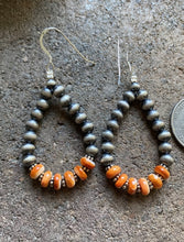 Load image into Gallery viewer, Sterling Silver Spiny Oyster W Pearls Bead Loop Earrings.