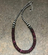 Load image into Gallery viewer, Sterling Silver Purple Spiny Oyster with Navajo Pearls Bead Necklace. 18 inch