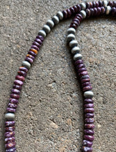 Load image into Gallery viewer, Sterling Silver Purple Spiny Oyster W Pears Bead Necklace. 16 inch